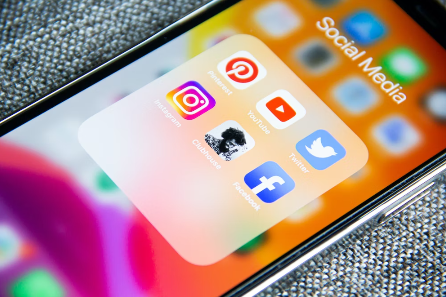 Fenomén sociálnych médií: Ako smartfóny podporujú zapojenie - spravodajský obrázok na imei.info